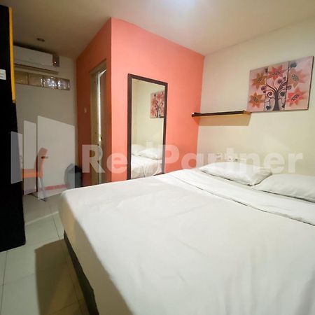 Audah Guesthouse Syariah Redpartner Jakarta Luaran gambar