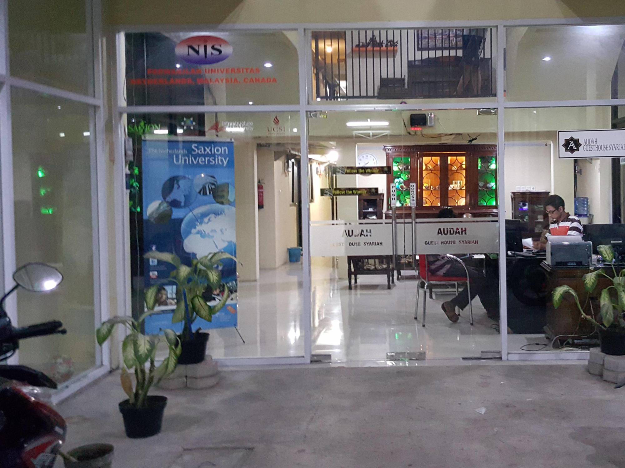 Audah Guesthouse Syariah Redpartner Jakarta Luaran gambar
